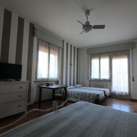 Gardenia Guest House Форли Экстерьер фото